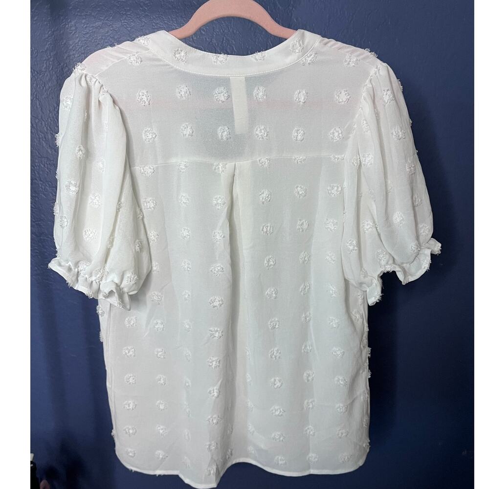 Bobeau White Textured Swiss Dot Blouse Short Sleeve Split Neck Size L - Picture 3 of 6